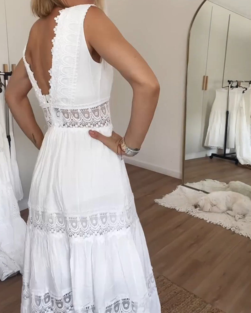 Aurélie | Elegant Lace Dress with V-Neck